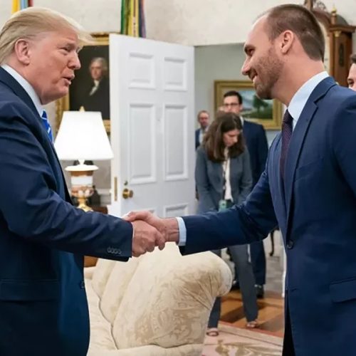 Eduardo Bolsonaro confirma presença em evento com Trump e Milei nos EUA