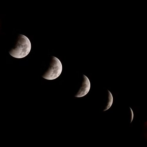 Eclipse lunar parcial encantou observadores durante a madrugada