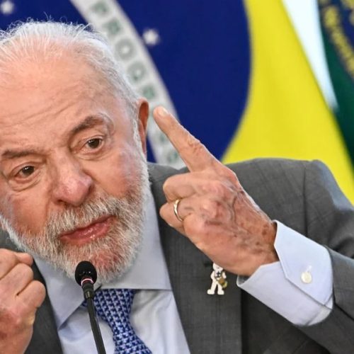 Lula dispara contra Flávio Bolsonaro e o chama de “imbecil” após encontro com Trump