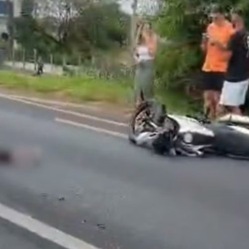 Jovem de 20 anos morre em acidente entre moto e caminhão no km 433 da SP-310