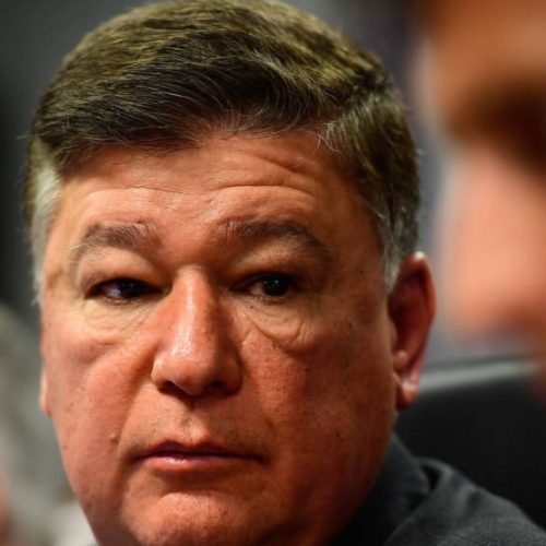 Compra de avião por senador bolsonarista Carlos Viana (MG) levanta suspeitas sobre patrimônio e ligações com o Banco Master