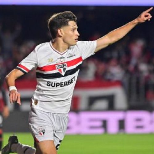 São Paulo domina o Vitória, vence no Morumbis e se aproxima do G-4 antes da Libertadores