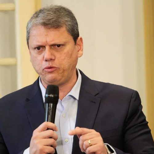 Tarcísio vê como razoável subsídio ao diesel e indica adesão de São Paulo