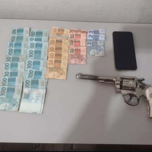 Operação conjunta entre PM e Polícia Civil de Descalvado resulta na apreensão de arma e prisão de suspeitos de roubos