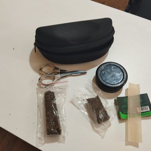 Polícia Militar apreende porções de maconha em Santa Rita do Passa Quatro