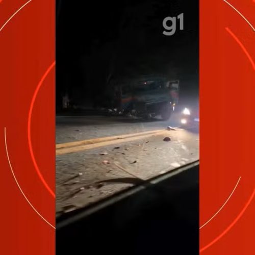 Acidente grave na SP-123 deixa uma mulher morta e quatro feridos