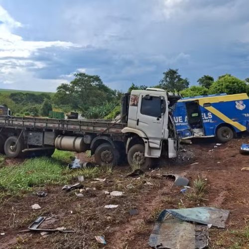 Acidente envolvendo carro-forte e caminhões deixa um morto no interior de SP