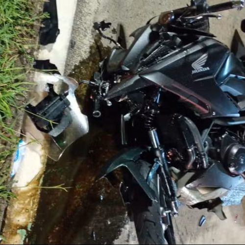 Acidente entre carro e moto mata motociclista e deixa ferido grave na madrugada de domingo (04/01)