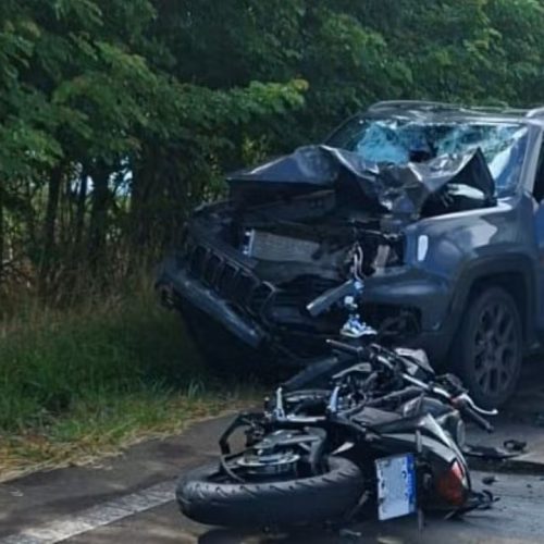 Motociclista de 20 anos morre após colisão com carro na Rodovia Ulisses Guimarães em SP