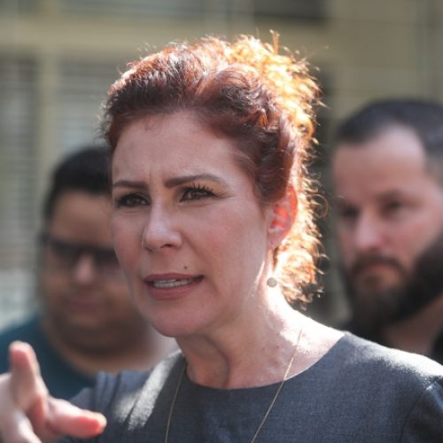 Zambelli mantém gabinete com 12 assessores e gastos de mais de R$ 547 mil mesmo presa na Itália