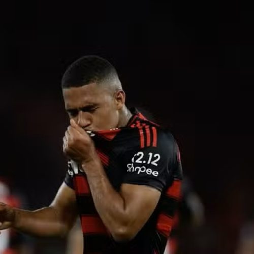 Flamengo confirma fase vitoriosa e garante o título brasileiro após vencer o Ceará