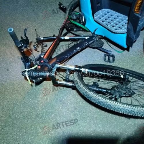 Ciclista morre após ser atropelado por caminhão em rodovia no interior de SP