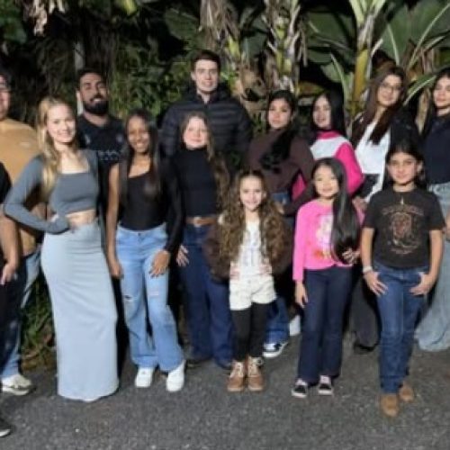 Disputa pelos títulos de Rei, Rainha, Mister e Miss da FEIFE 2026 tem início com apresentação dos candidatos