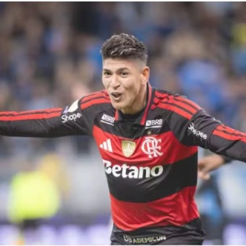Flamengo vence o Grêmio por 1 a 0 e encosta no Palmeiras no Brasileirão