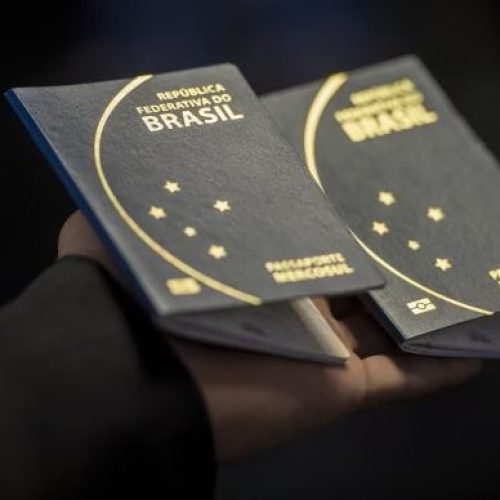 Polícia Federal alerta: emissão de passaportes pode ser suspensa em novembro por falta de verba