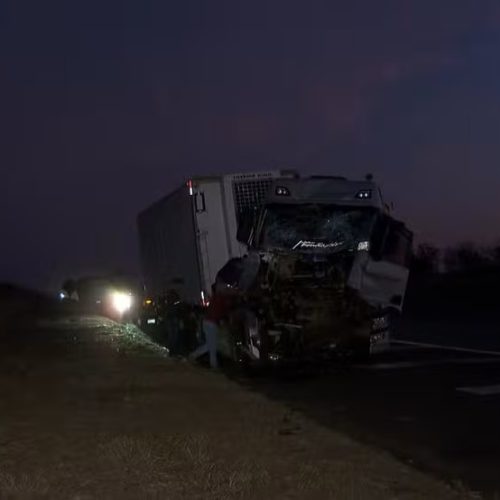 Engavetamento entre carretas deixa motorista morto na Rodovia Anhanguera (SP-330)