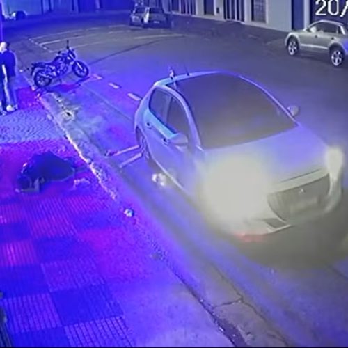 Homem é agredido por segurança, fica duas horas jogado na calçada e morre