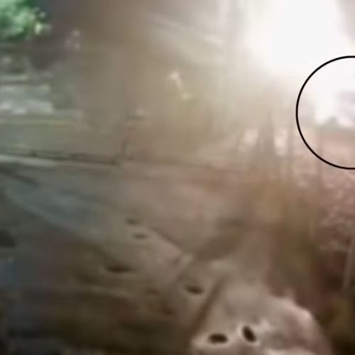 Carro é arrastado por trem em passagem de nível no interior de SP