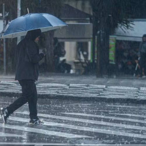 Frente fria avança e deve provocar forte chuva no Sudeste nesta quinta-feira