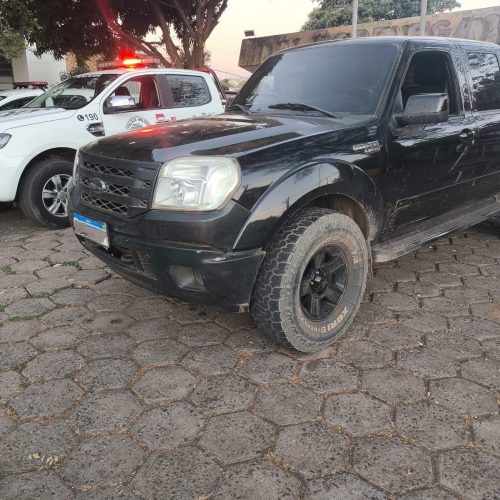 Polícia Militar apreende caminhonete furtada e adulterada