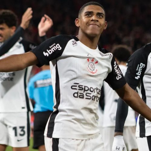 Gui Negão decide, e Corinthians derrota Athletico-PR na Copa do Brasil