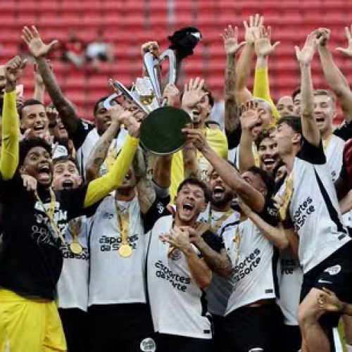 Corinthians vence o Flamengo e conquista a Supercopa do Brasil