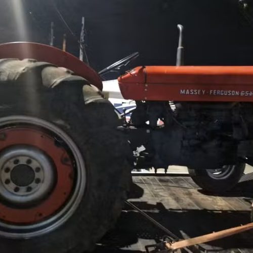 Homem tenta fugir da Guarda Municipal com trator e é detido