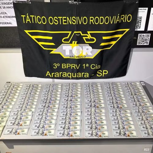 Mais de R$ 50 mil em dólares são apreendidos na Rodovia Washington Luís, em São Carlos