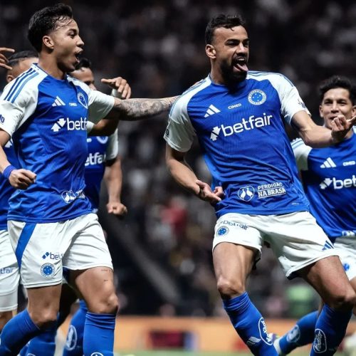 Cruzeiro vence Atlético-MG com gols de convocados e abre vantagem na Copa do Brasil