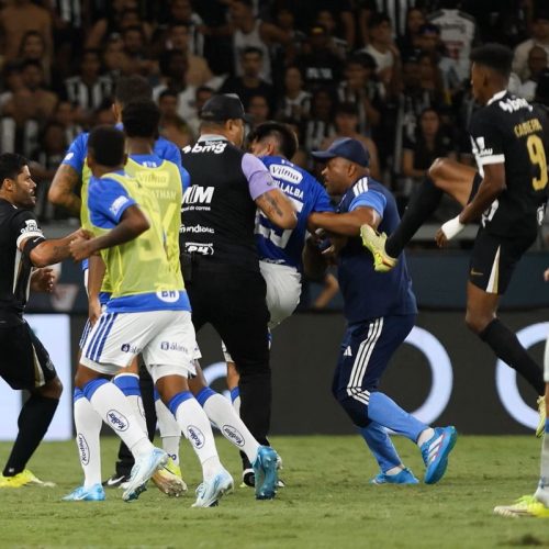 Confusão no clássico Atlético x Cruzeiro ganha repercussão mundial