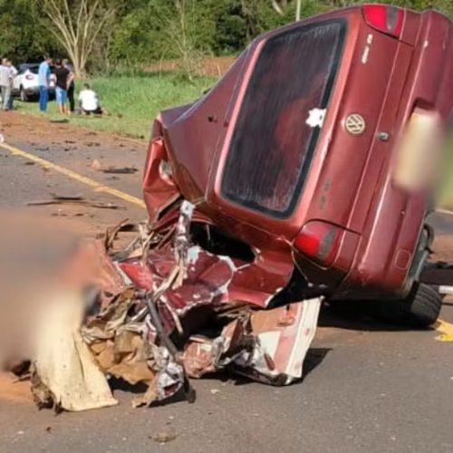 Casal morre em colisão entre carro e caminhonete em rodovia do interior de SP