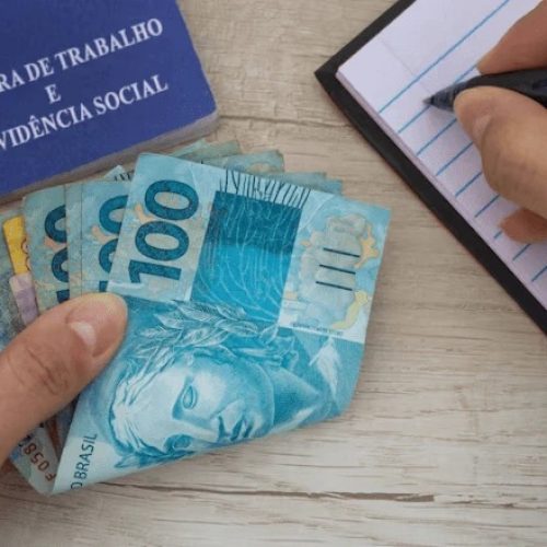 Feriado do trabalho muda prazo e salário deve ser pago até 7 de maio