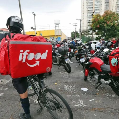 Aplicativos de entrega podem ter de criar pontos de apoio para entregadores no Rio