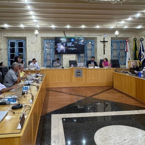 Vereadores aceitaram a denúncia contra presidende da Câmara, na noite desta quinta-feira (08/01)