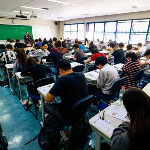 Fuvest anuncia datas do vestibular 2027 e mantém mudanças na prova
