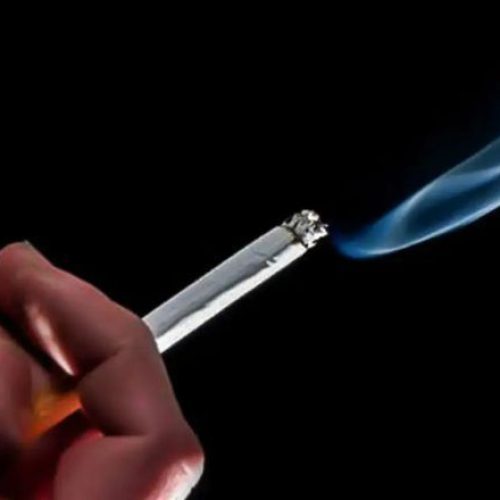 Reino Unido aprova lei inédita que proíbe cigarro para nascidos a partir de 2009
