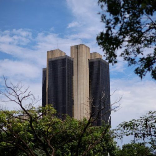 PF aponta negociação de influenciadores para ataques ao Banco Central em caso Master