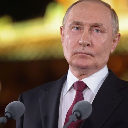 Putin reforça apoio a Maduro em ligação após tensão com os EUA