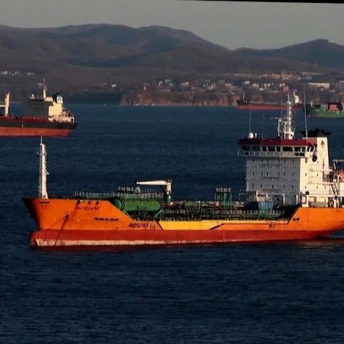 Petróleo despenca após trégua entre EUA e Irã e volta a ficar abaixo de US$ 100