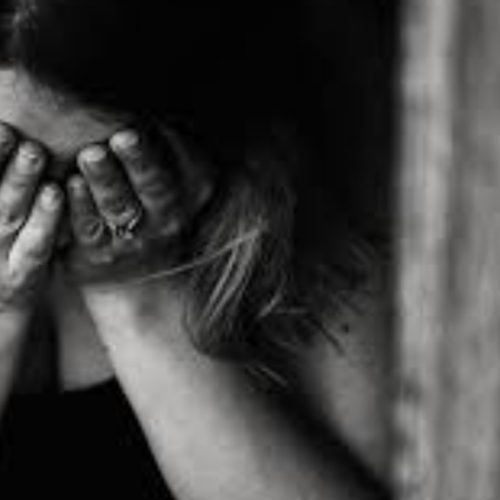 Violência contra mulheres dispara e impacta empresas no Brasil