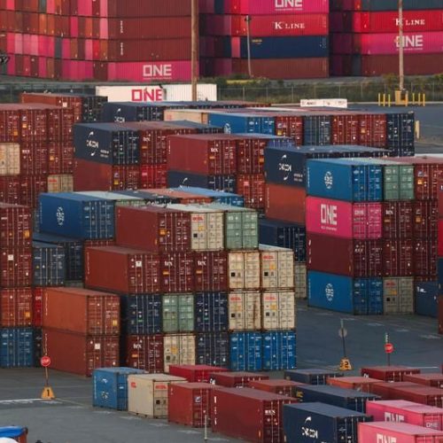 EUA iniciam tarifa global de 10% e mantêm indefinição sobre alta para 15%