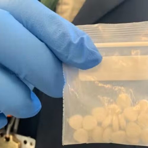 Nova droga 50 vezes mais potente que fentanil é identificada pela primeira vez no Brasil pela Unicamp