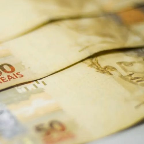 INSS começa a pagar 13º antecipado em abril; veja datas e quem recebe