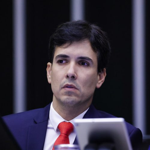 PF aponta deputado do Republicanos como peça-chave em fraude de R$ 708 milhões contra aposentados do INSS