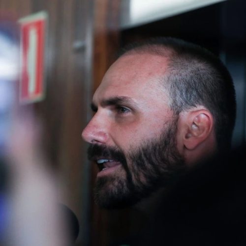 Eduardo Bolsonaro corre risco de cassação por faltas na Câmara