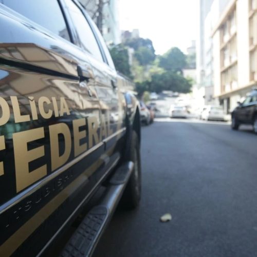 PF prende delegado e policiais civis do RJ suspeitos de extorquir o Comando Vermelho no Rio