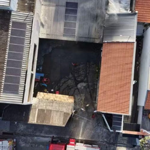 Incêndio atinge fábrica de brinquedos e interdita parte do imóvel em Limeira