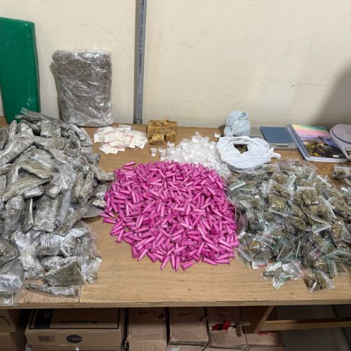 Denúncia resulta na apreensão de grande quantidade de drogas e prisão de suspeito em Porto Ferreira