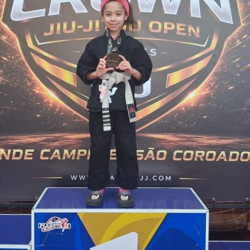 Atleta de Santa Rita do Passa Quatro conquista ouro em competição de jiu-jítsu em Batatais