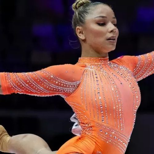 Flávia Saraiva brilha na trave e avança à final do Mundial de Ginástica Artística em Jacarta